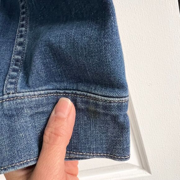 Levi's Cropped Denim Jacket with Red and white embroidered Detail   Size L - Picture 6 of 7